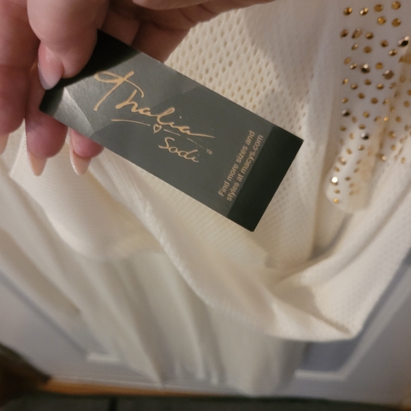 Thalia L 2pc Long sleeved sweater w/ sequined tank Ivory color - Picture 3 of 12